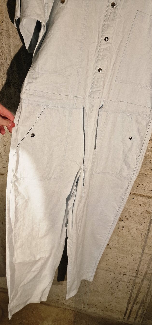 Jumpsuits: Sommerlicher Jumpsuit, hellblau, Grösse M – Gebraucht aus Affeltrangen von Szafaoli 1