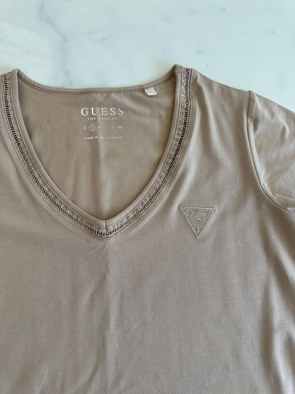 T-shirt: Guess Damen Tshirt Grösse S – Usato da Lausen venduto da Swissart123 1