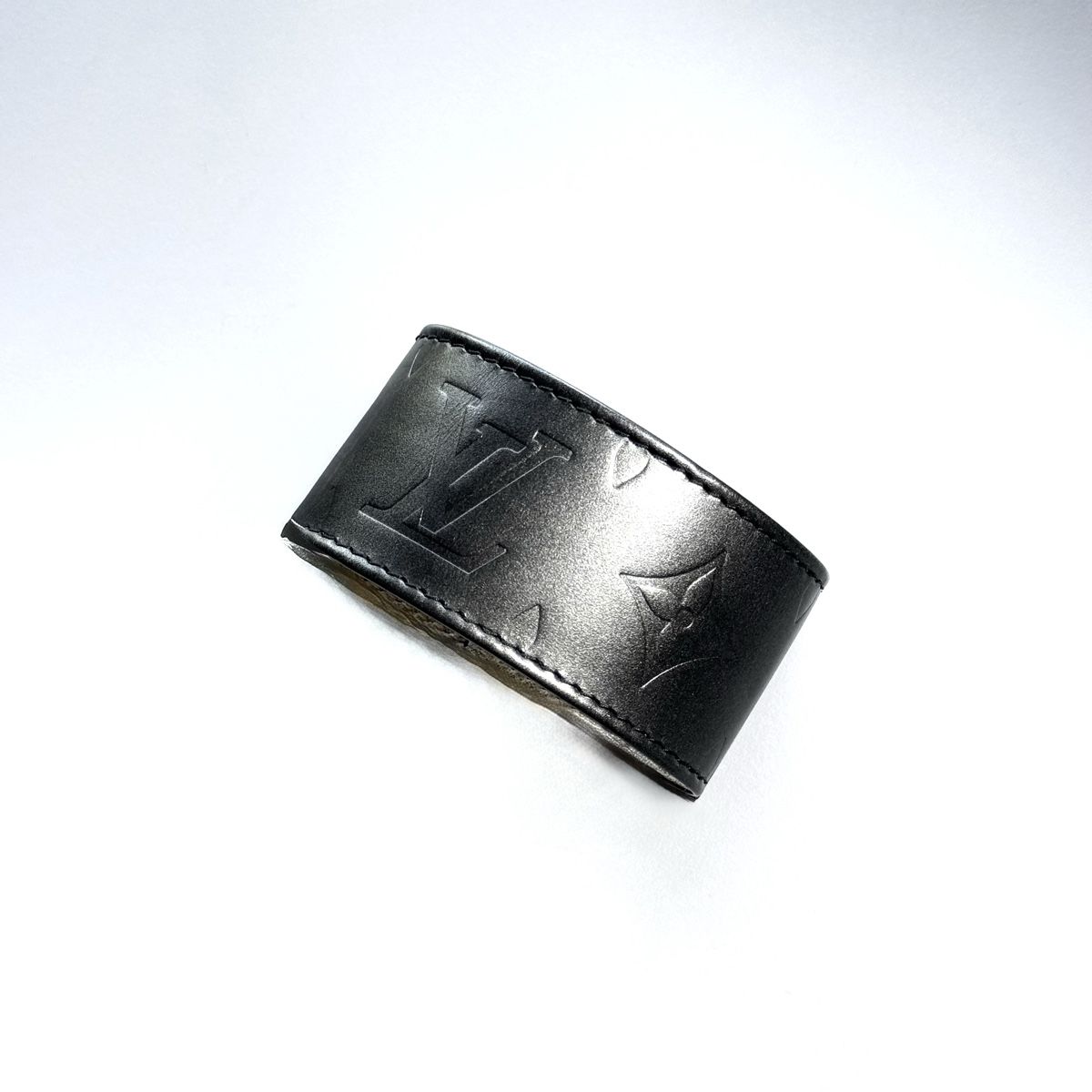 Louis Vuitton Armbänder & -reifen: Vintage 2002 Louis Vuitton monogram mat leather bracelet – Neu (gemäss Beschreibung) aus Bern von MaxiSeller