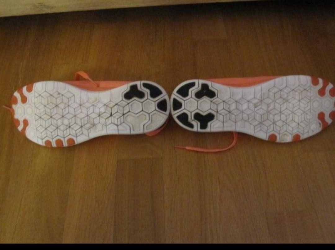 Nike Scarpe da donna: Nike 40 – Usato da Zermatt venduto da Sweety1962 1