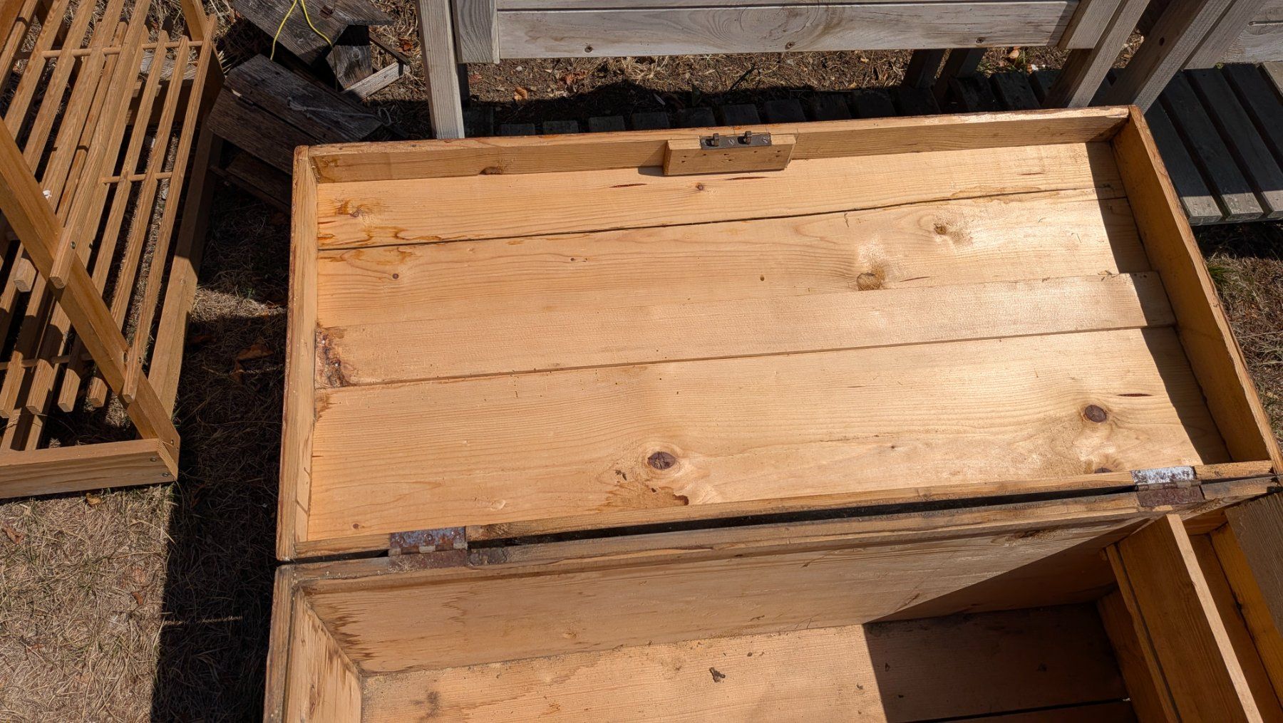 Truhen: Truhe Holzkiste – Gebraucht aus Thun von Mirweb 2