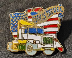 U934 - Pin Born in the USA Truck Lastwagen Zugmaschine VOLVO
