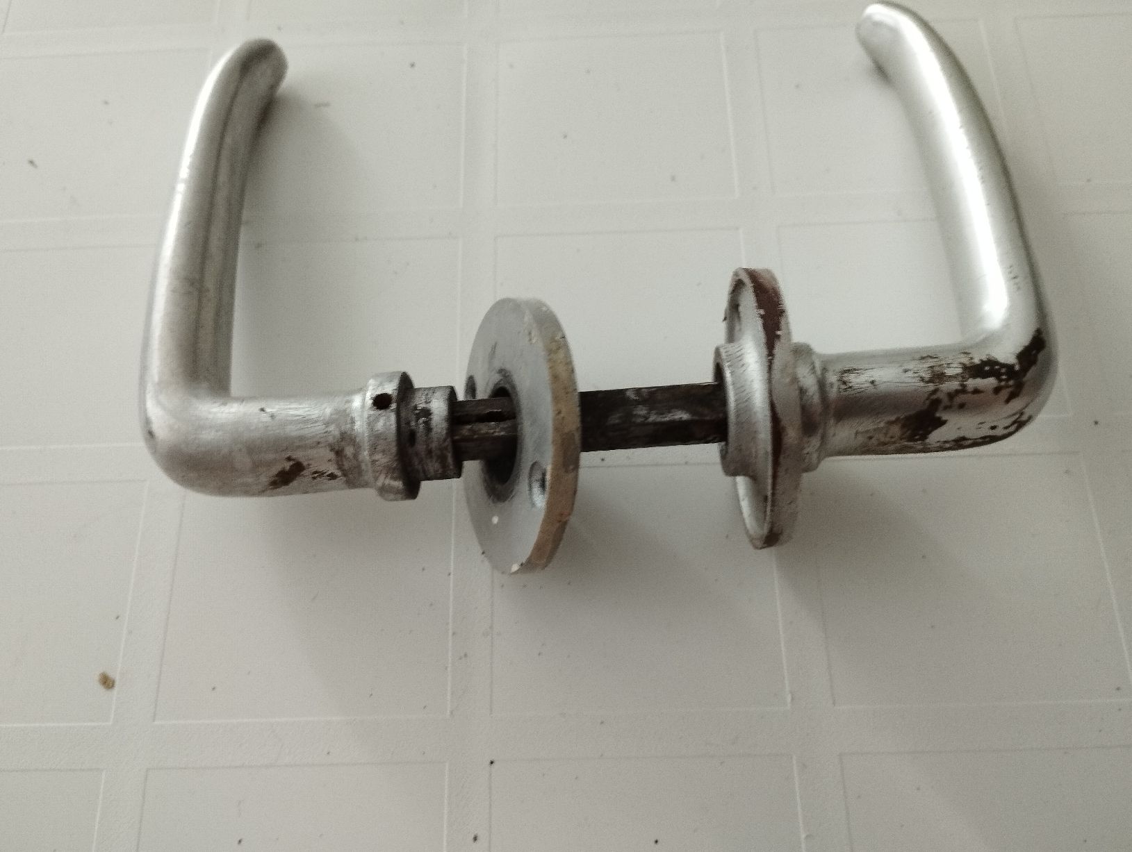 Porte: Türdrücker Garnitur Metall – Usato da Ostermundigen venduto da Dinge1 2