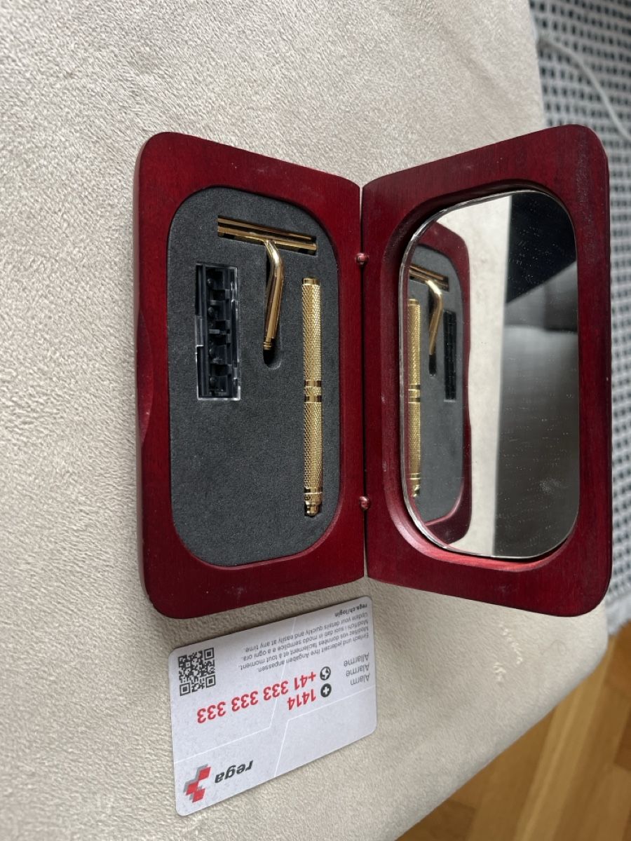 Rasoi & Lamette da barba: Kit rasage vintage – Nuovo e nell'imballaggio originale da Genève venduto da Majikamu