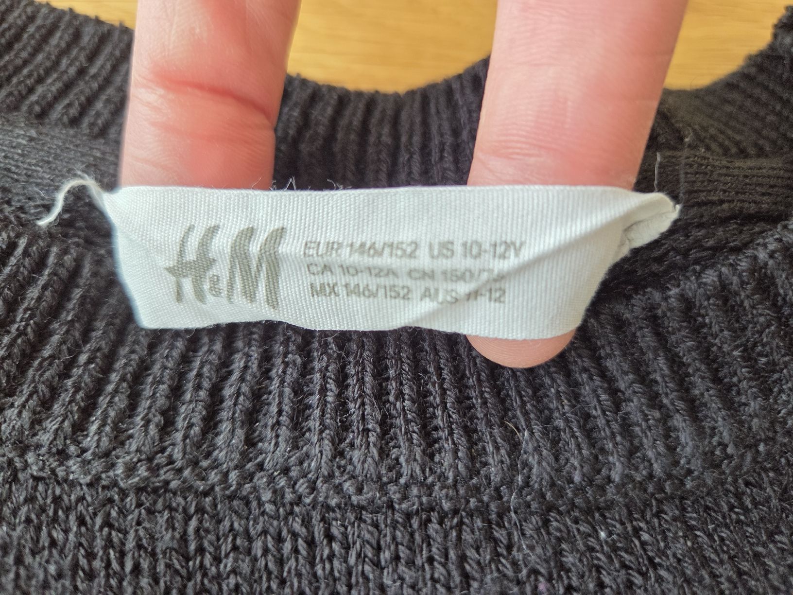 H&M Pullover & Sweatshirts: H&M Pullover, Gr. 146/152, Weihnachten, Santa – Gebraucht aus Villars-sur-Glâne von richardette 3