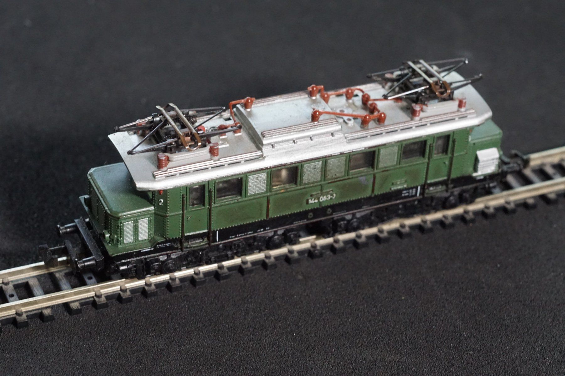 Modellini di ferrovie: DB BR 144 183-3 grün Spur N – Usato da Gränichen venduto da iknow 5