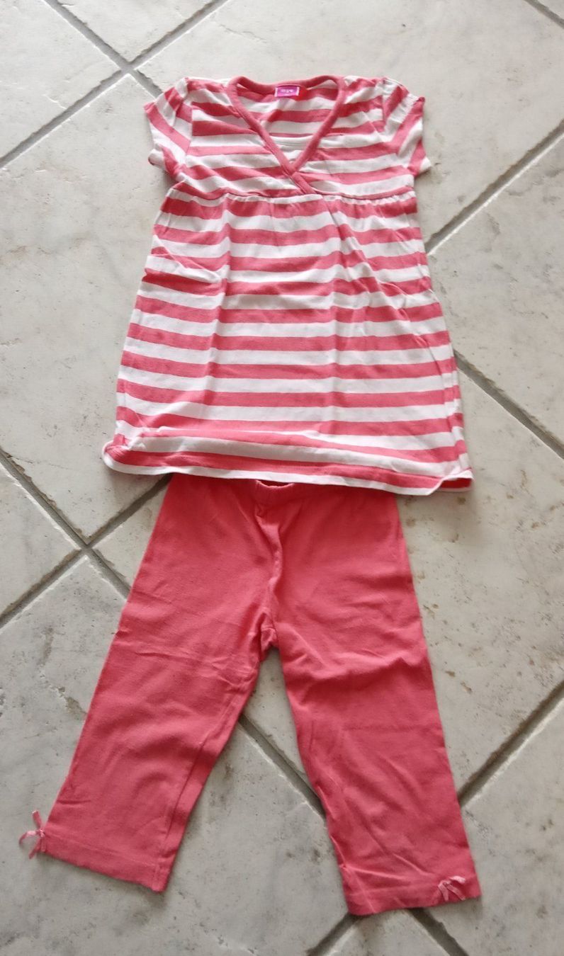 Lotti & Set di vestiti: Kleiderpaket Girl 98/104 – Usato da Chur venduto da Rodanisa 2