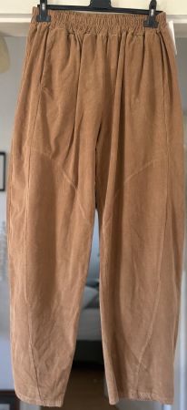 PANTALONS EN FIN VELOURS! M NOUVEAUTÉ 2026/27