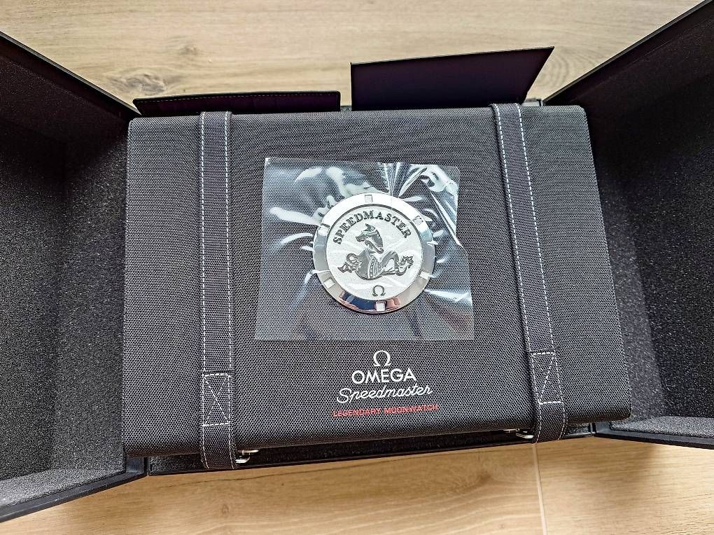 Uhrenboxen: Omega Speedmaster Legendary Moonwatch large box – Neu (gemäss Beschreibung) aus Epalinges von bracelet123 1