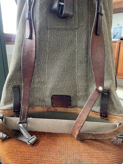 Schweizer Armee Zaini: Schweizer Armee Rucksack Vintage Leder Wasserdicht – Usato da Reinach AG venduto da joric06 1