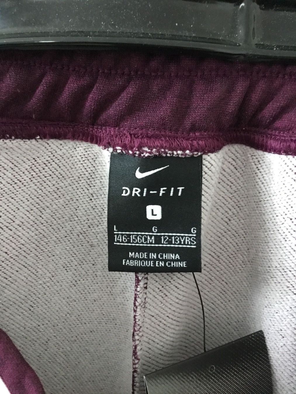 Nike Pantaloni: Neue Nike Culotte Studio Pants 146-156cm – Nuovo e nell'imballaggio originale da Bern venduto da blu123 1