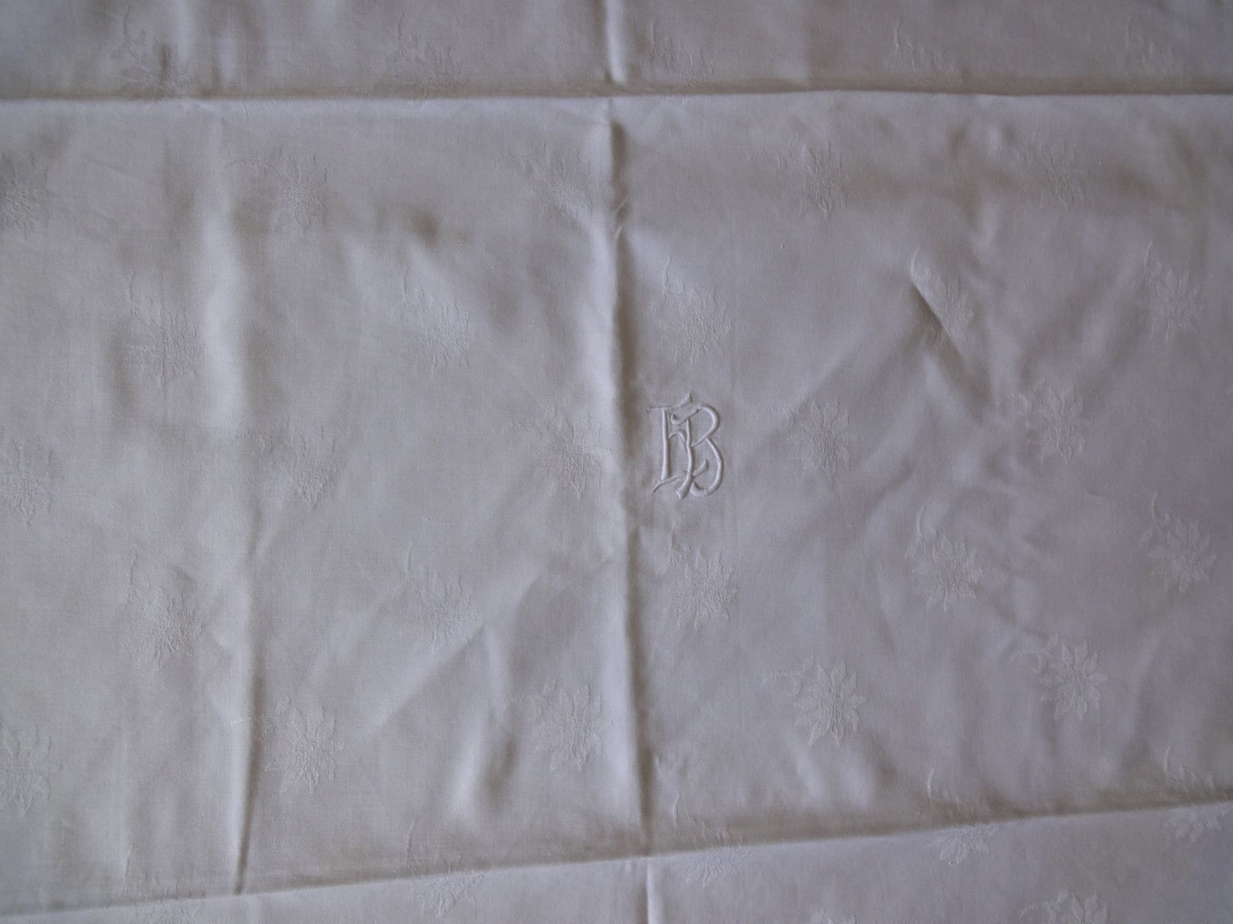 Altra biancheria da tavola: Tischtuch Damast - 157 cm. x 170 cm. – Usato da Chur venduto da omonia 3