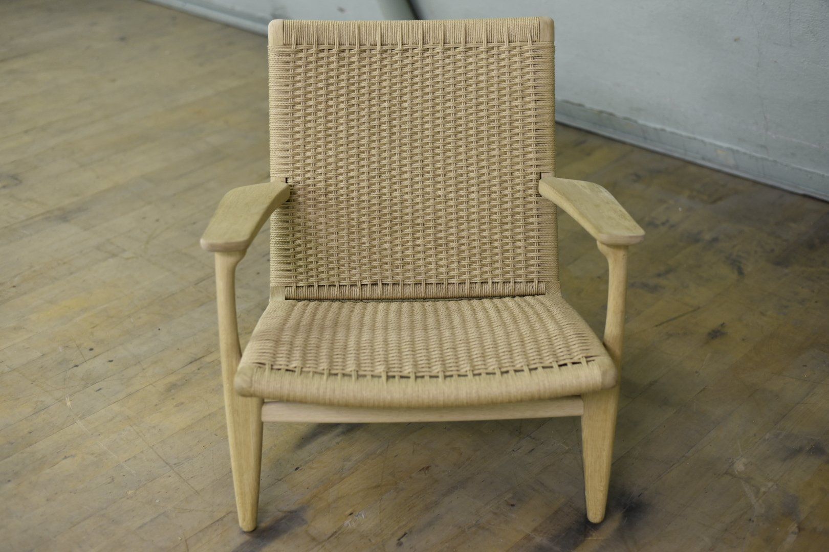 Poltrone: Sessel CH25 von Hans J. Wegner – Usato da Lichtensteig venduto da UsedIN 6