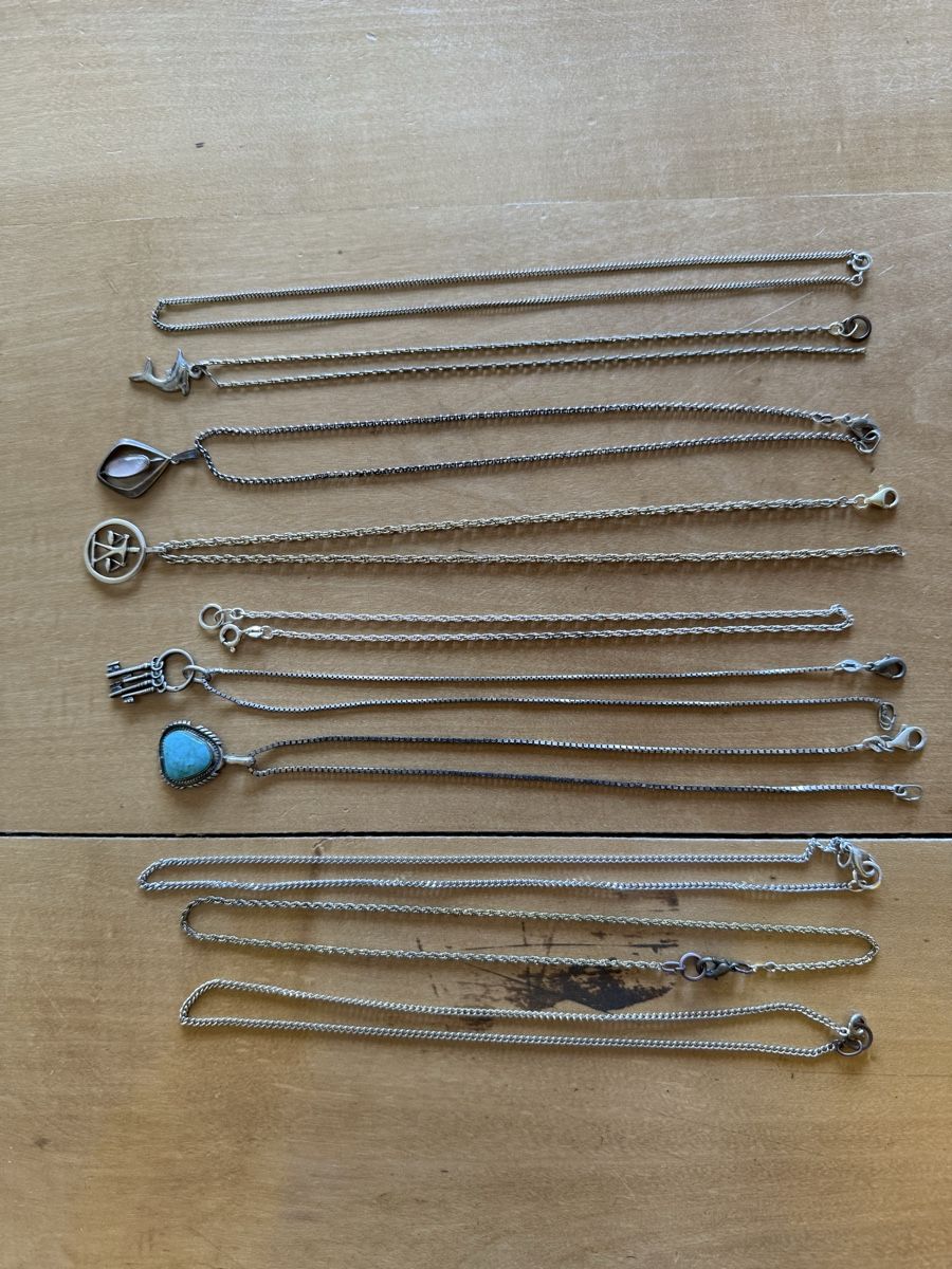 Altri gioielli: Lot chaînettes et pendentifs – Usato da Les Bayards venduto da aout