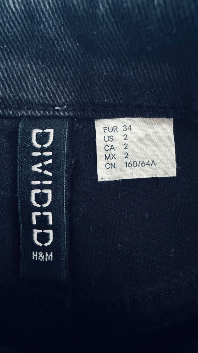H&M Pantaloni: Jeansshorts – Nuovo (secondo la descrizione) da Hünenberg See venduto da Schulers 2
