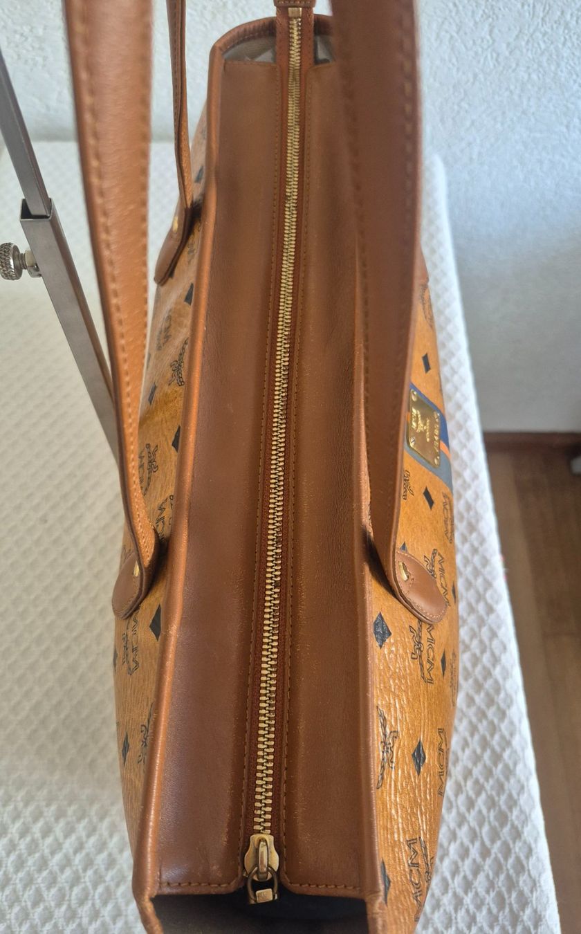 Mcm Sacs femmes: MCM Shopper Size M, mit Reißverschluss – D'occasion à Dottikon par Pega7 3