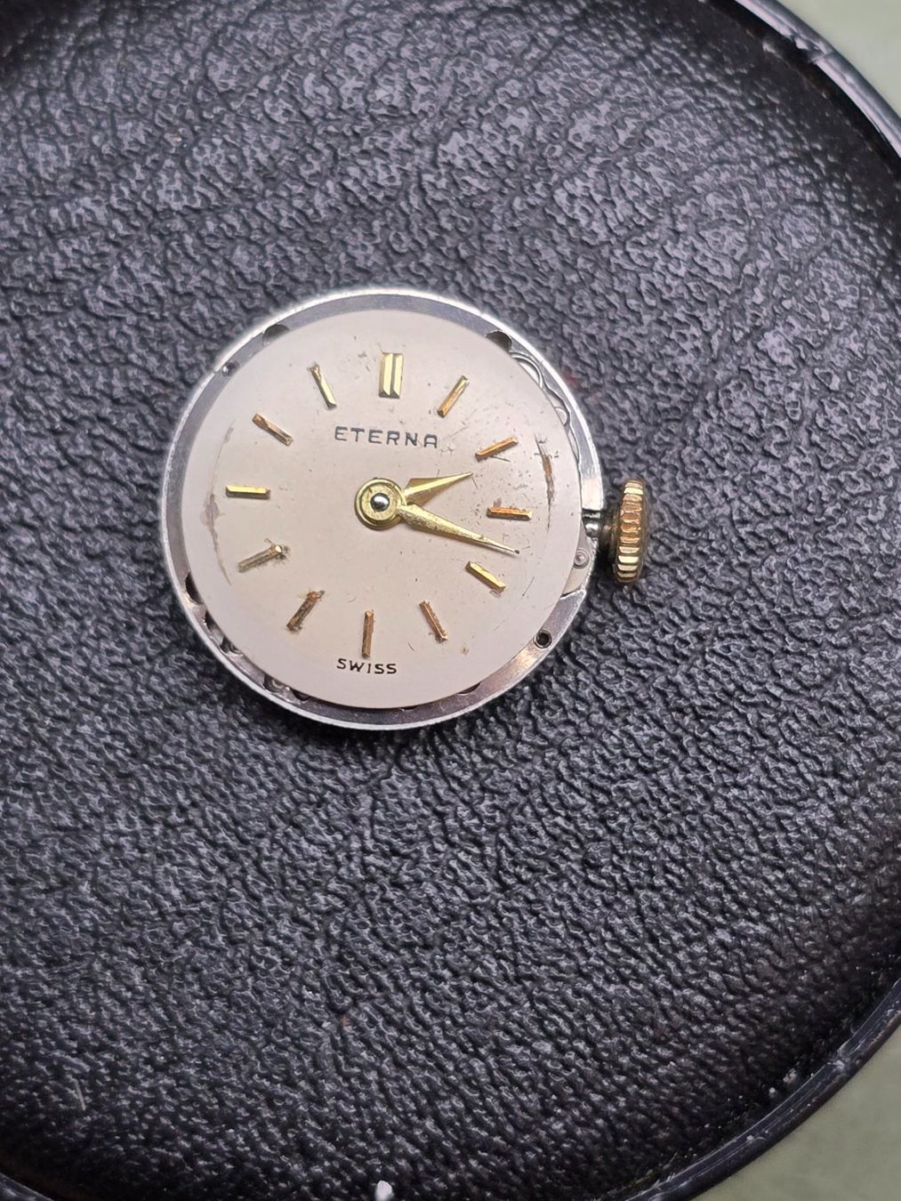 Eterna Uhren: Mouvement Eterna 1418 – Gebraucht aus Tramelan von Nirdan