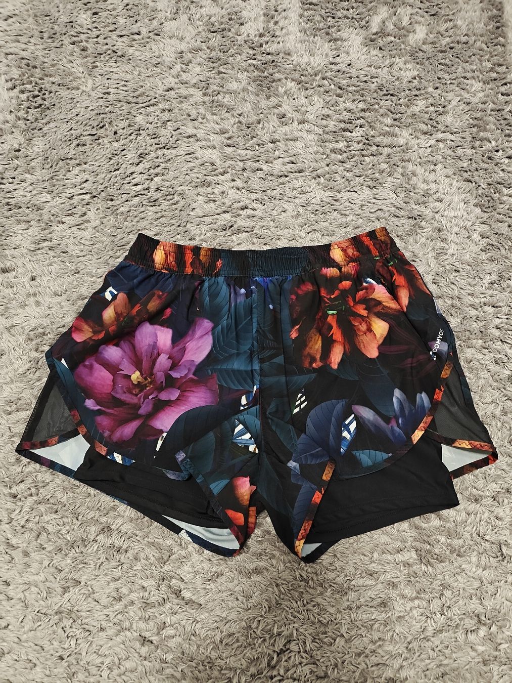 Pantaloni: Sport Shorts / Hose – Nuovo (secondo la descrizione) da Pieterlen venduto da Saemelili