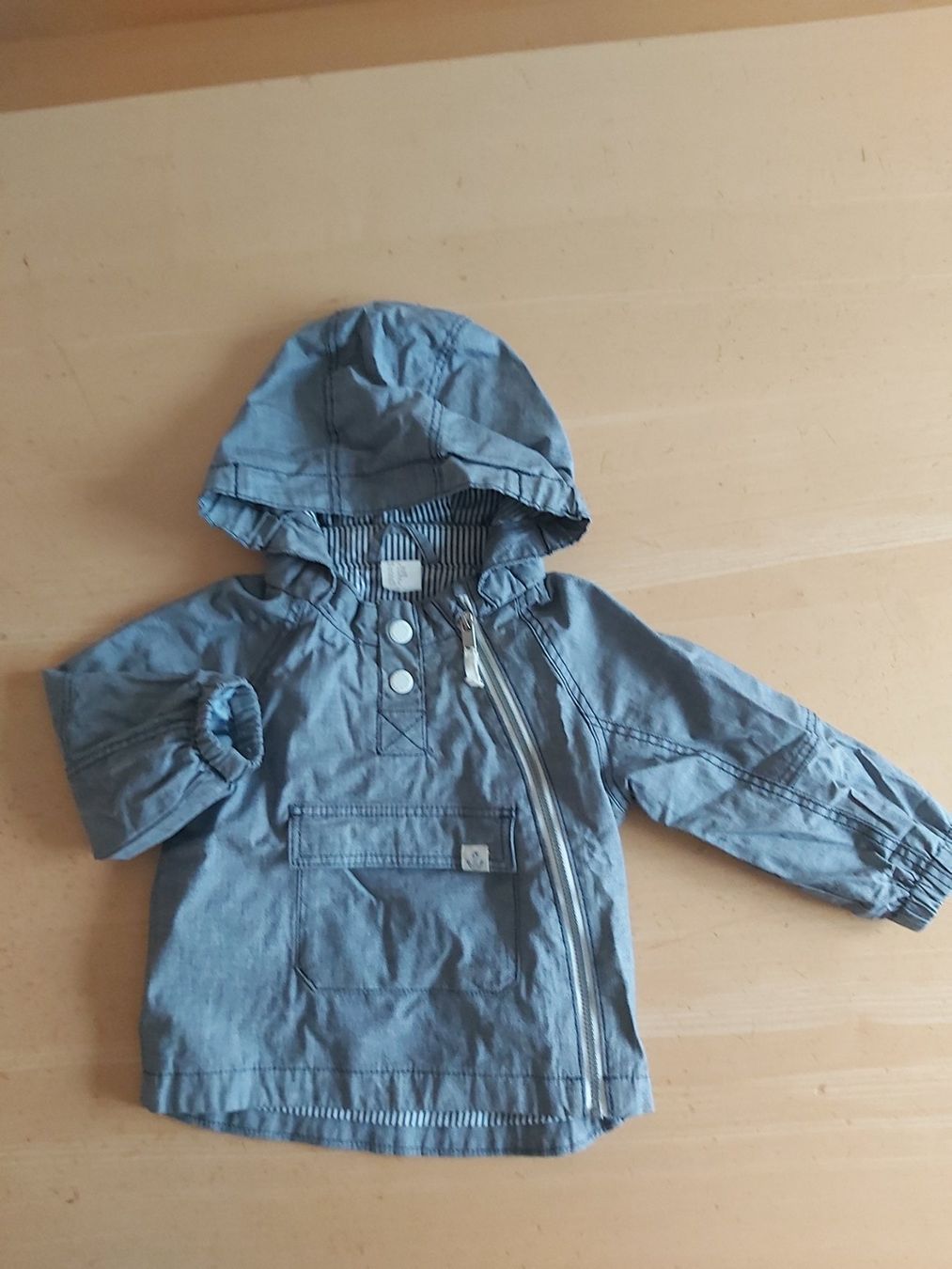 H&M Giacche & Cappotti: Jacke  grau Gr. 74 junge – Usato da Disentis/Mustér venduto da epa_862v