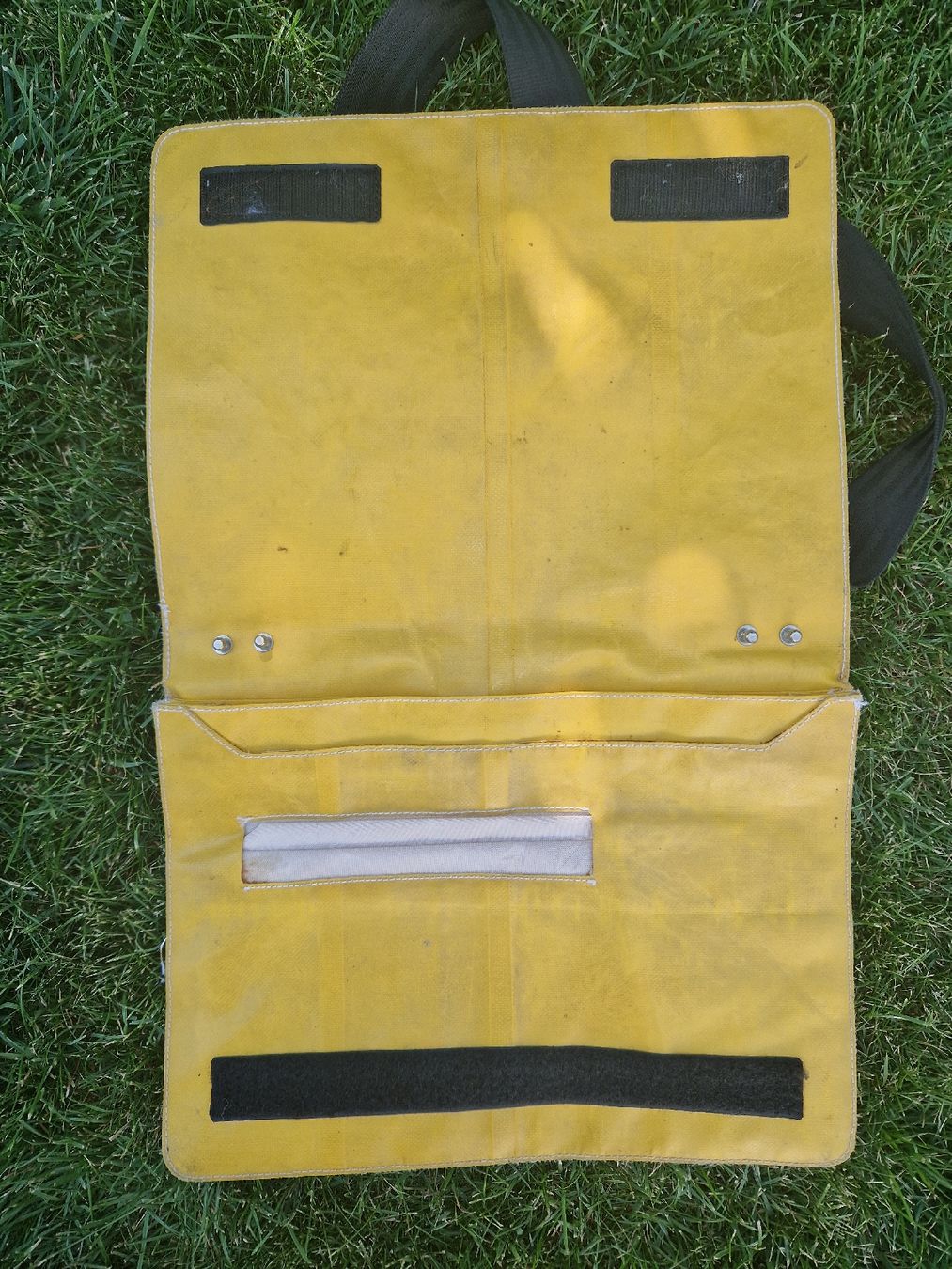 Freitag Taschen: Freitag Tasche Willy gelb – Gebraucht aus Wichtrach von pri_hjg8 1