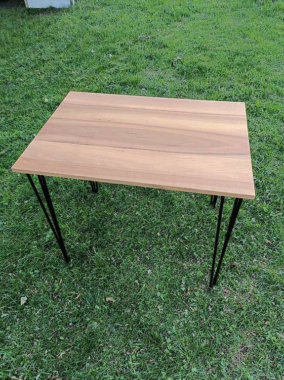 Tables: Beistelltisch Nussbaum – D'occasion à Aedermannsdorf par nick811