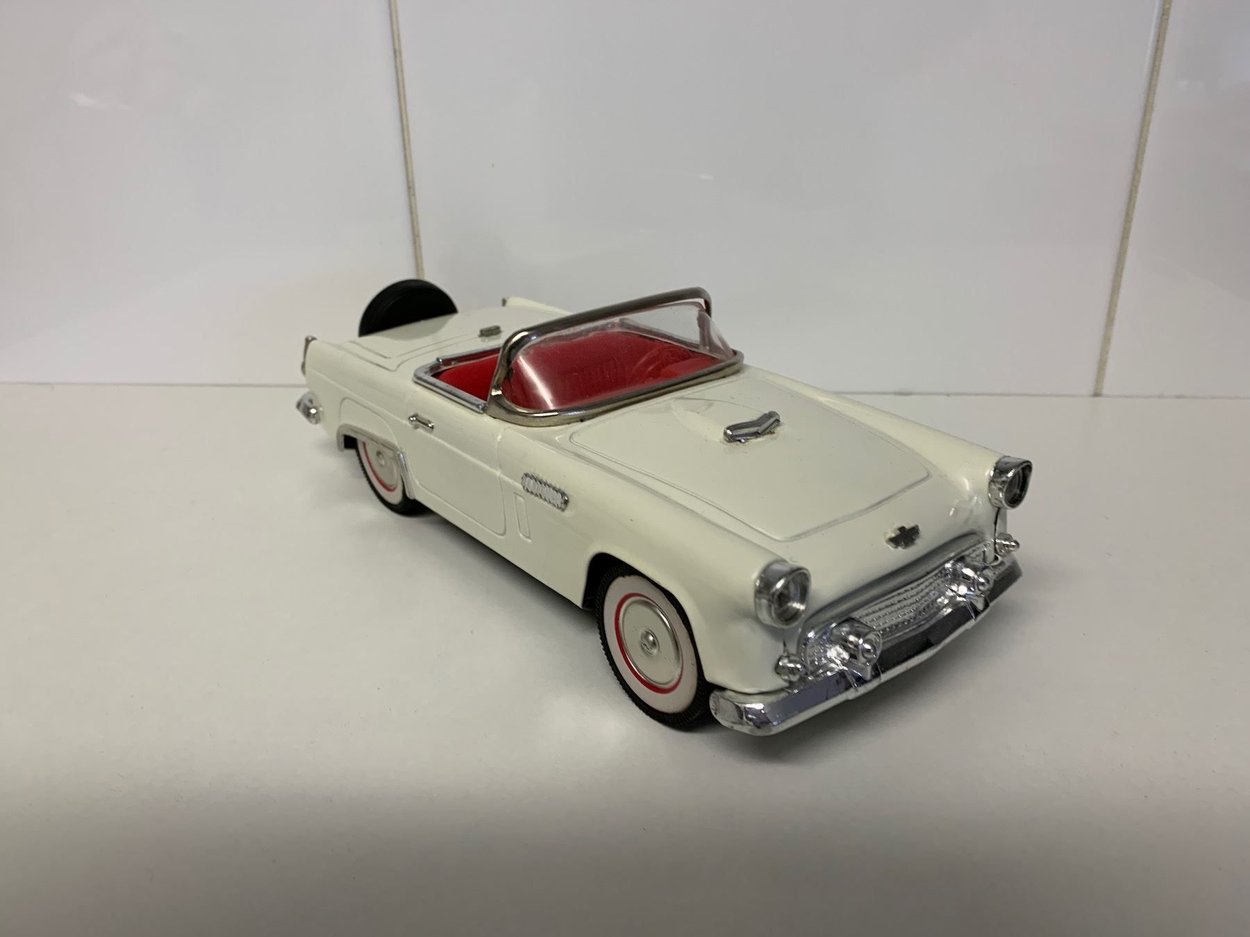 Spielzeuge: Ford Thunderbird 1963 Roadster 1:18 B – Gebraucht aus Kerzers von tisyayasuBE