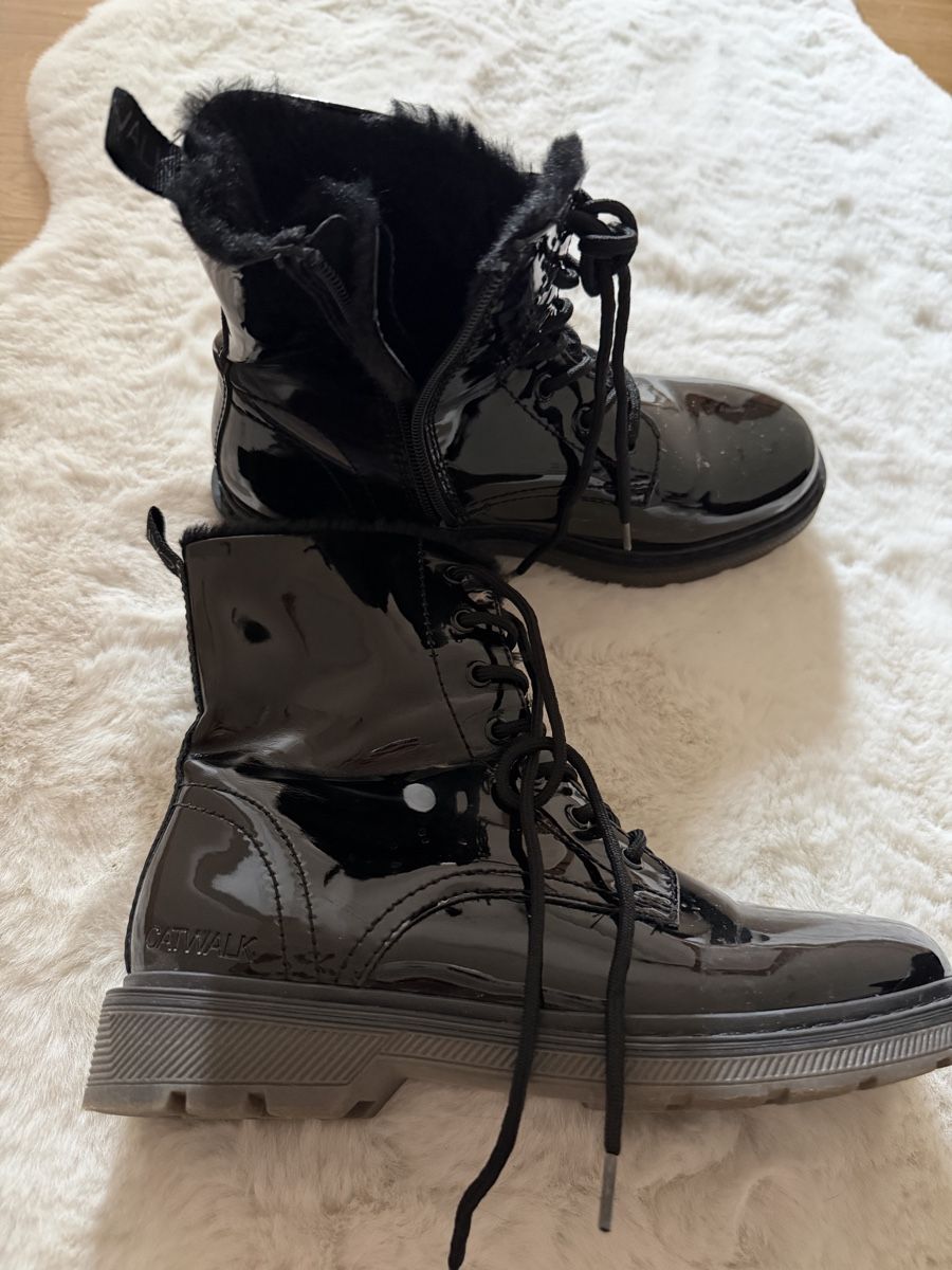 Damenschuhe: CATWALK Lackstiefel – Größe 38 – Gebraucht aus Urtenen-Schönbühl von Peklars 1