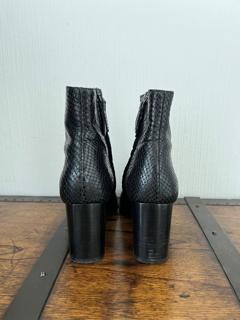 Massimo Dutti Scarpe da donna: Massimo Dutti Stivaletti con tacco neri – Usato da Lausanne venduto da dia_xs9l 2