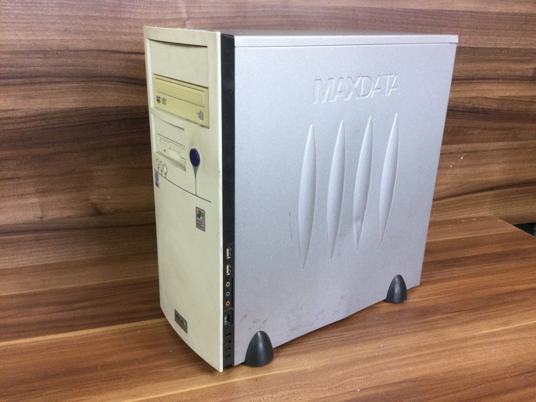 PCs: Gebrauchter Retro PC  MaxData  Pentium 4 – Gebraucht aus Wangen SZ von kuriosum12 3
