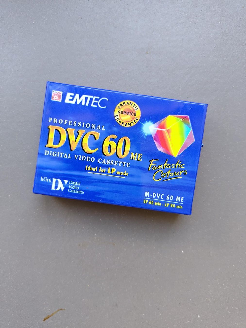 Musicassette: EMTEC Mini DV Professional DVC 60, neu und Originalverpackt! – Nuovo e nell'imballaggio originale da Zürich venduto da zirkale