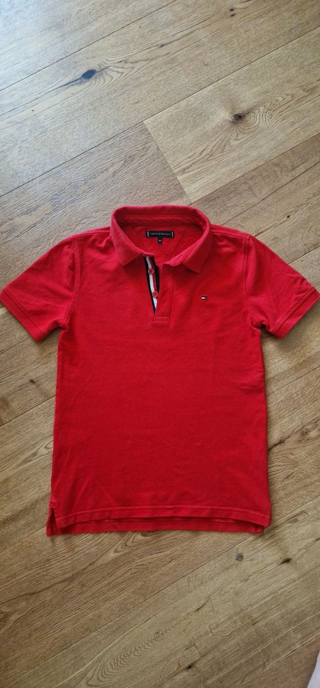 Tommy Hilfiger Lotti & Set di vestiti: Tolle Junge set 140  Nike 34 – Usato da Emmenbrücke venduto da Nadmorebiti 1