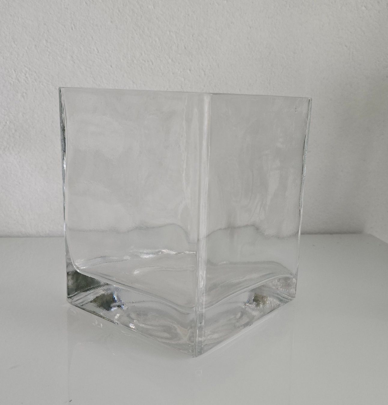 Vasen & Gefässe: Elegante massive Glasvase, quadratisch Deko – Neu (gemäss Beschreibung) aus Aarburg von Glitzerschein