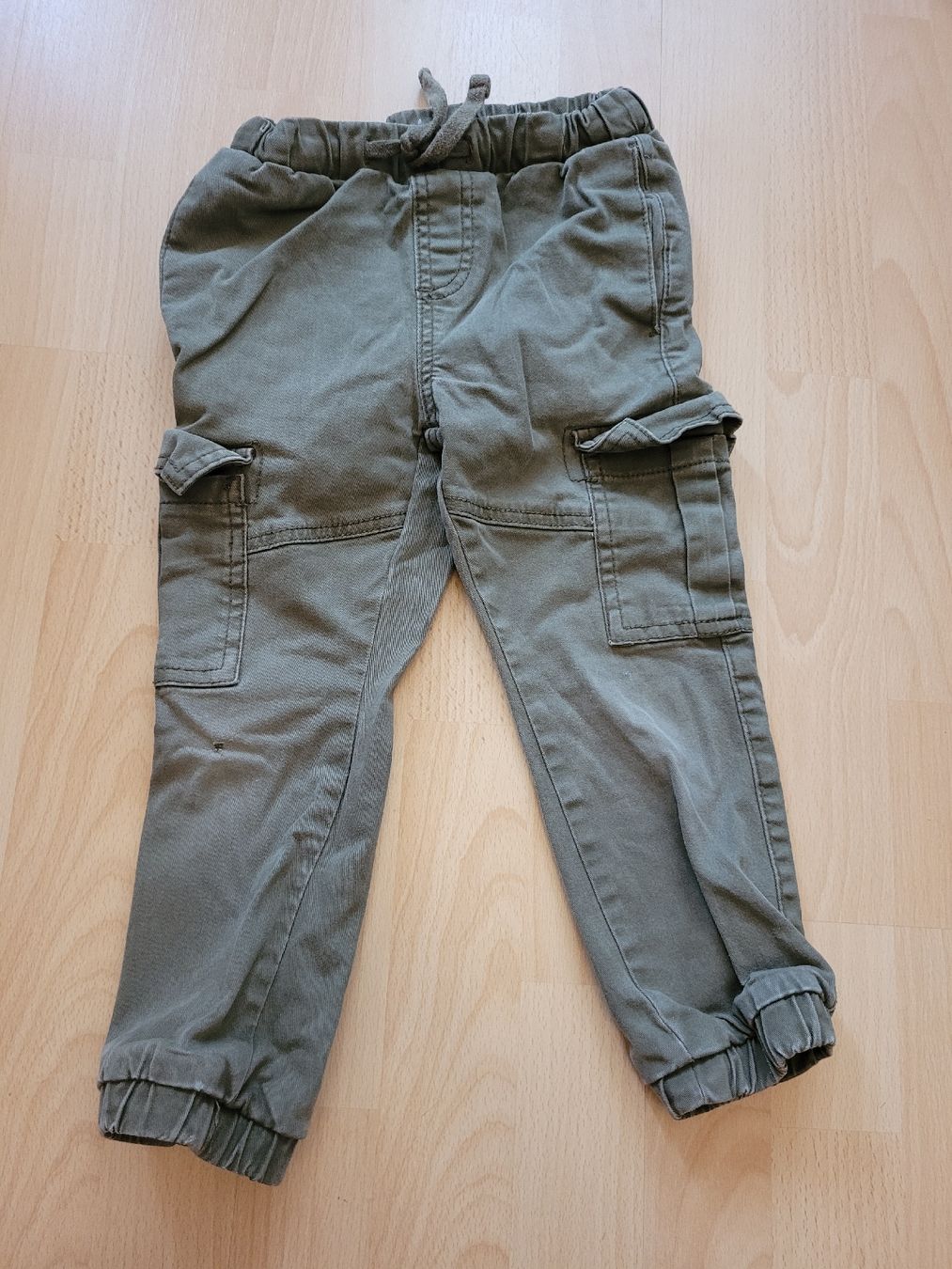 Vertbaudet Hosen: Hose Vertbaudet gr. 110 – Gebraucht aus Inwil von Flower2325