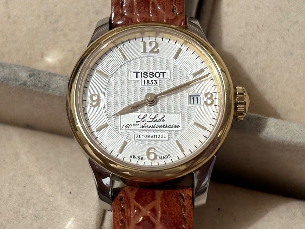Montre Tissot Le Locle Automatique - Cadran Blanc, Bracelet Argenté, Étanche 50 M - Réf. T086.407.22.261.00 Et Autres