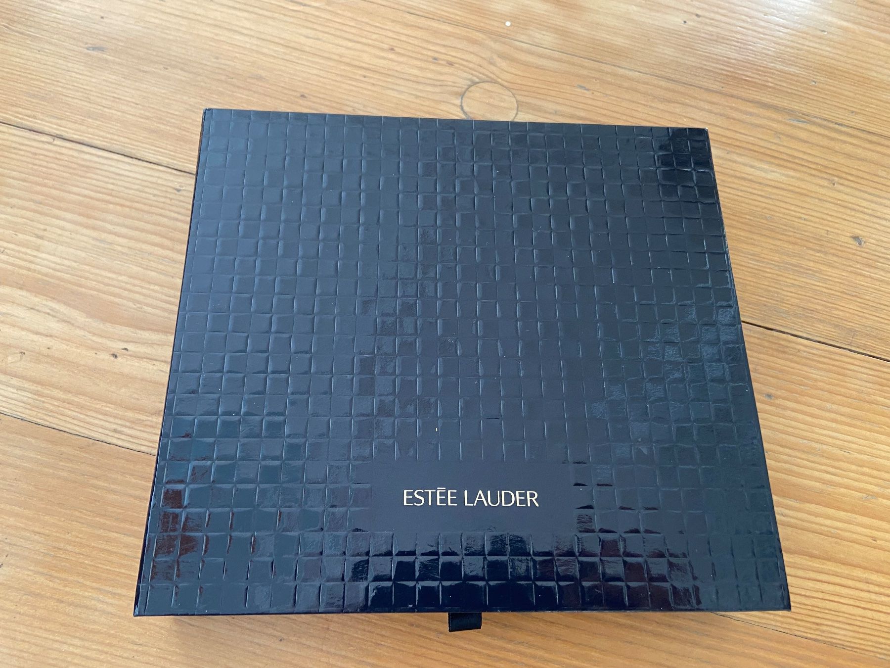 Estée Lauder Make-up: STEE LAUDER MAKE-UP-SET GEBRAUCHT – Usato da Zofingen venduto da celebridade
