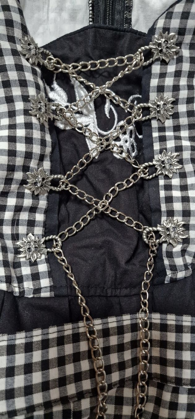 Kleider: Dirndl gr 42 – Gebraucht aus Chur von car_5clc 1