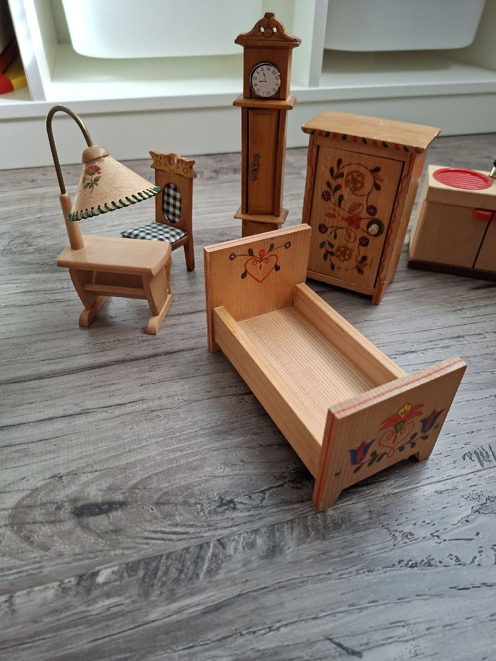 Puppenhäuser & -möbel: Puppenmöbel Set aus Holz – Gebraucht aus Winterthur von Ausmisten2026 1