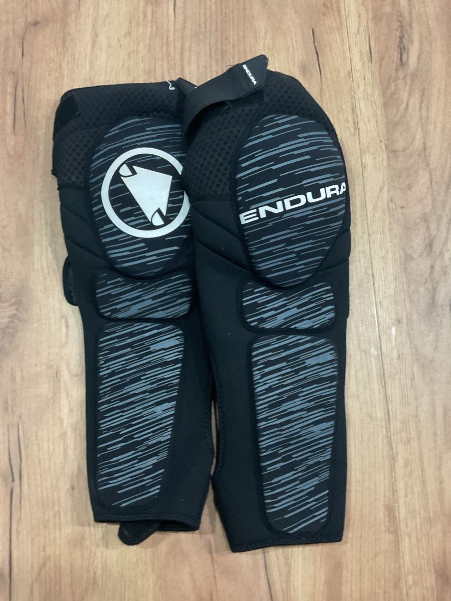 Endura Protections: Endura E1255 Kneeshutz – Grösse S/M – Neuf (Voir description) à Richterswil par Ianh1 1