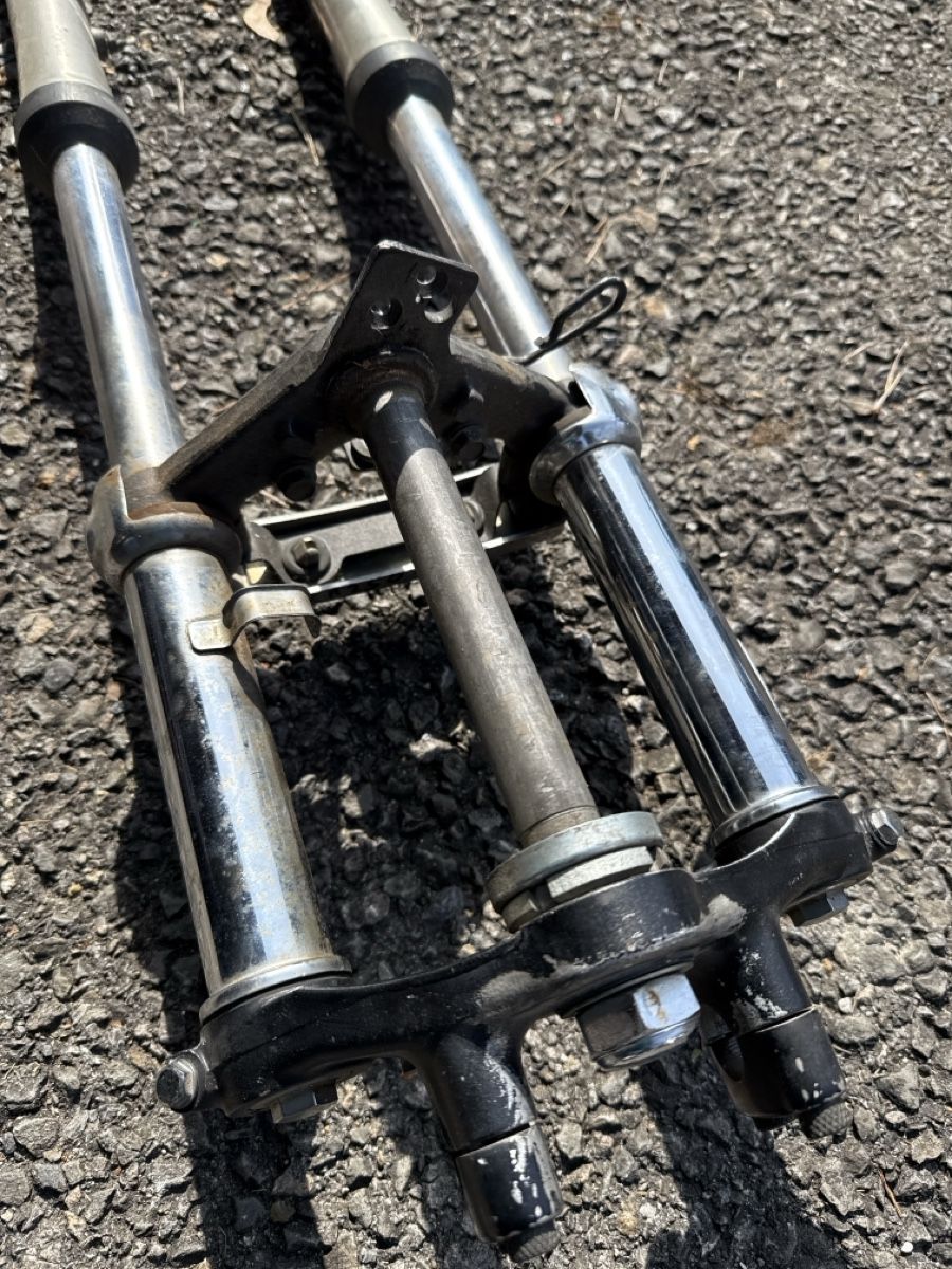 Honda Toutes les pièces détachées moto: Fourche Honda CM 250 – D'occasion à Bouveret par vit_br9v 2