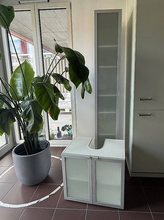 Commodes: Badezimmer Möbel abzugeben – D'occasion à Zürich par Grit_M.