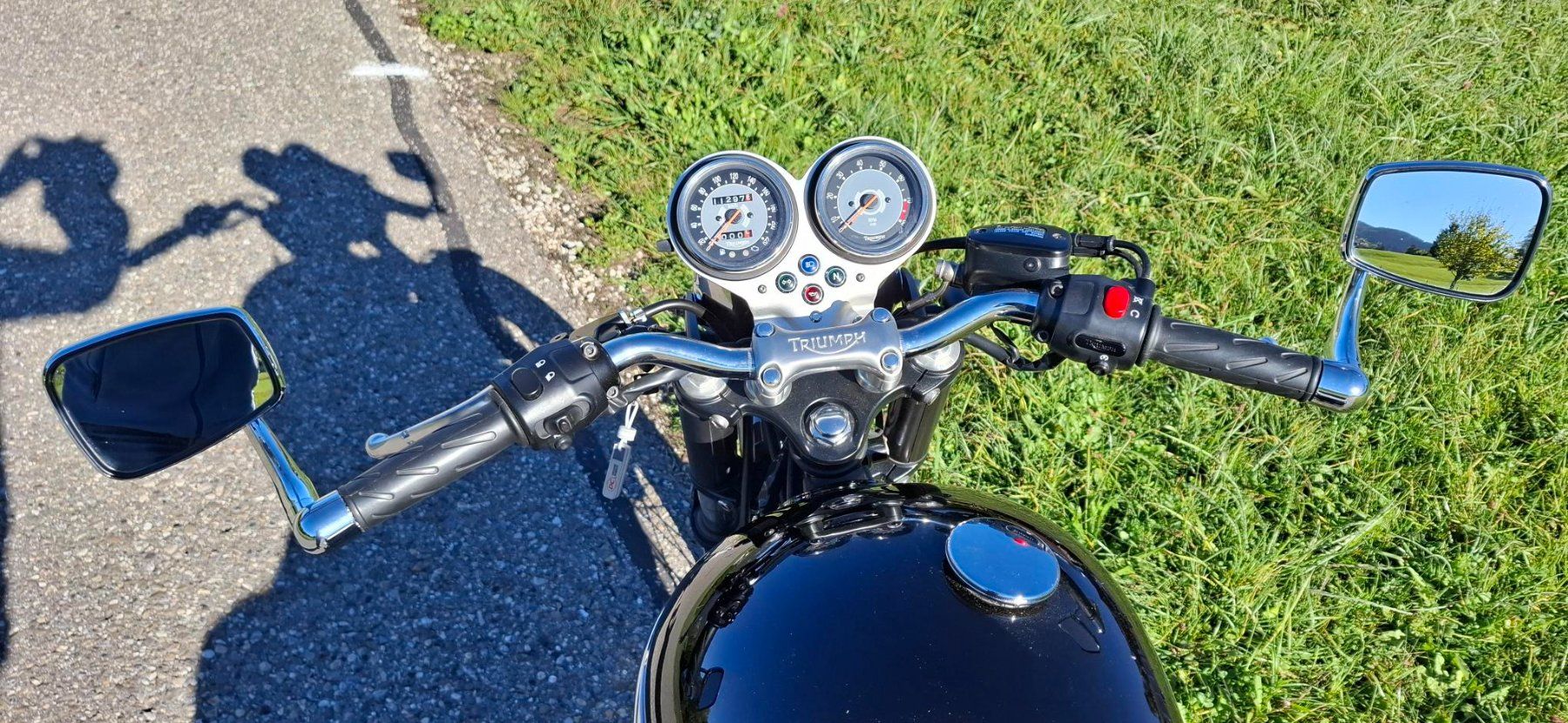 Triumph Strada: Triumpf Bonneville 900 – Usato da Tavannes venduto da valda 2