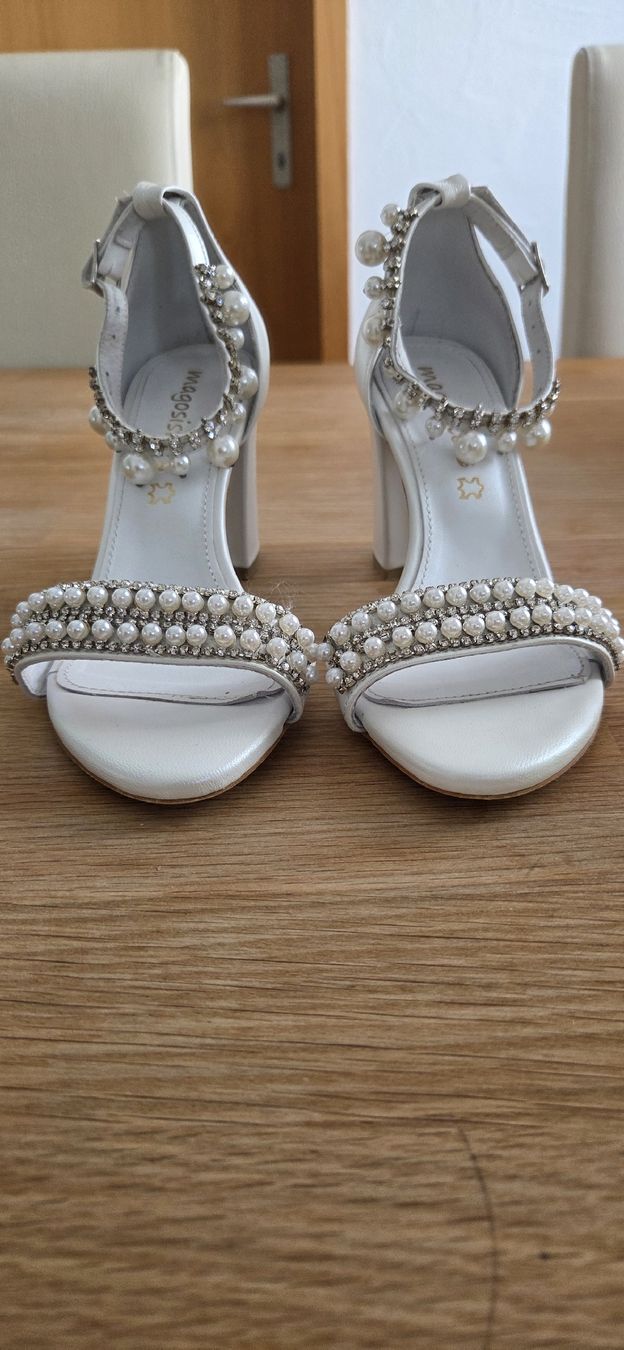 Scarpe da donna: Brautschuhe – Usato da Volketswil venduto da c_k-m 1