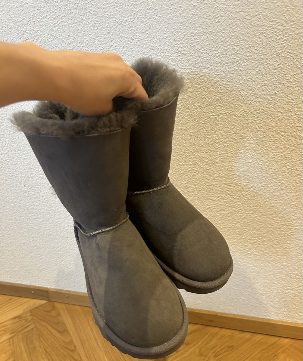 Ugg Damenschuhe: UGG Gefütterte Stiefeletten – Neu (gemäss Beschreibung) aus Luzern von serena_mXX 1
