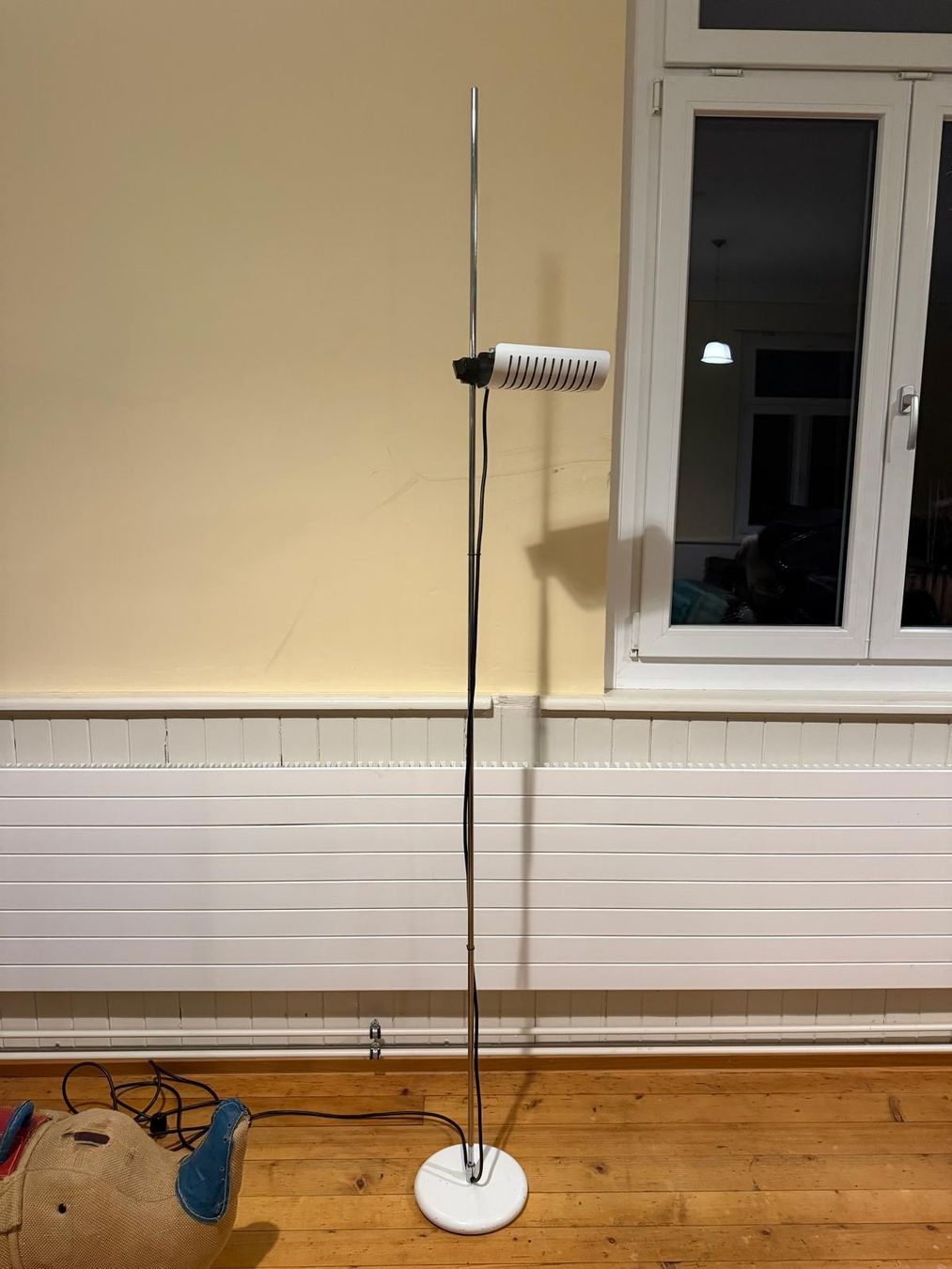 Oluce Lampen: Designer Stehlampe Joe Colombo Oluce 626 Halogen – Gebraucht aus Lichtensteig von Polsterwerk 1