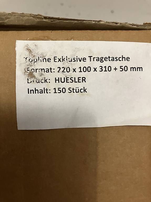 Papier: 1 Karton mit 150 Geschenktaschen CHF 75. – D'occasion à Inwil par smelab 1