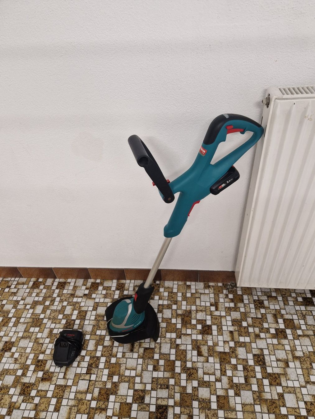 Bosch Rasenmäher: Bosch Rasentrimmer – Gebraucht aus Eyholz von aheio 2