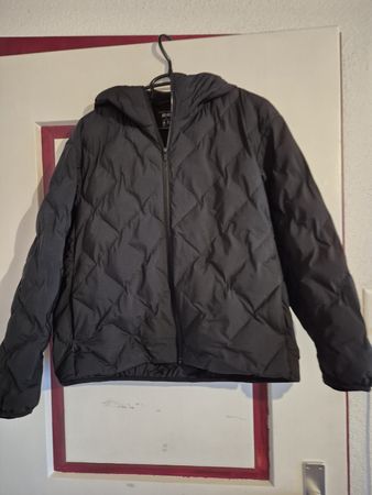 Uniqlo Pufftech Kapuzenjacke schwarz Grösse M 