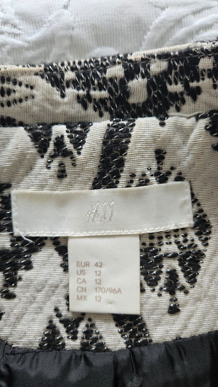 H&M Jacken: gemusterter Blazer Schwarz/Weiss mit Gold Grösse 42 – Gebraucht aus Gossau ZH von fashiontwo 6