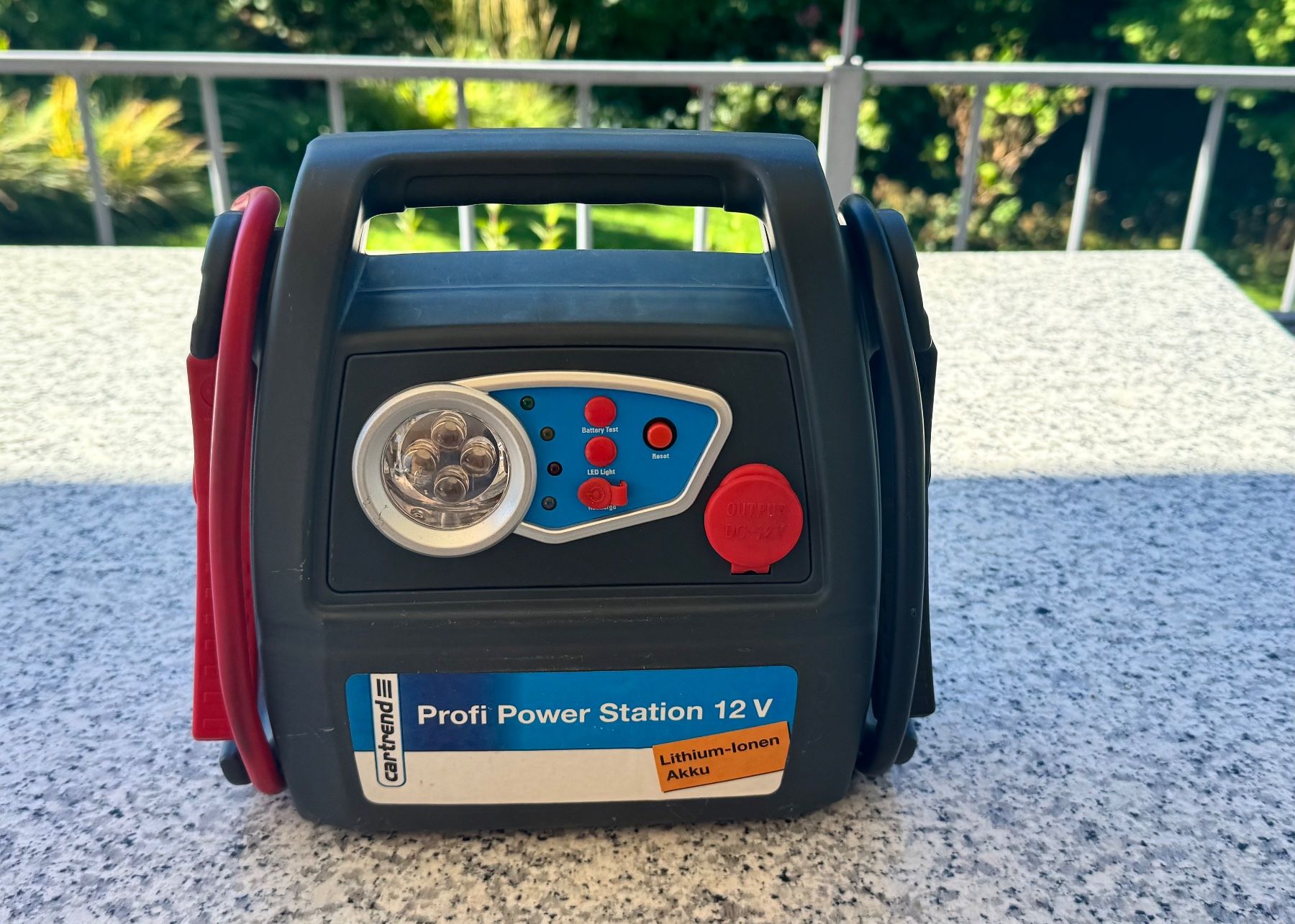 Caricabatterie: Cartrend Profi Power Station 12V mit Kompressor – Usato da Stäfa venduto da snm52