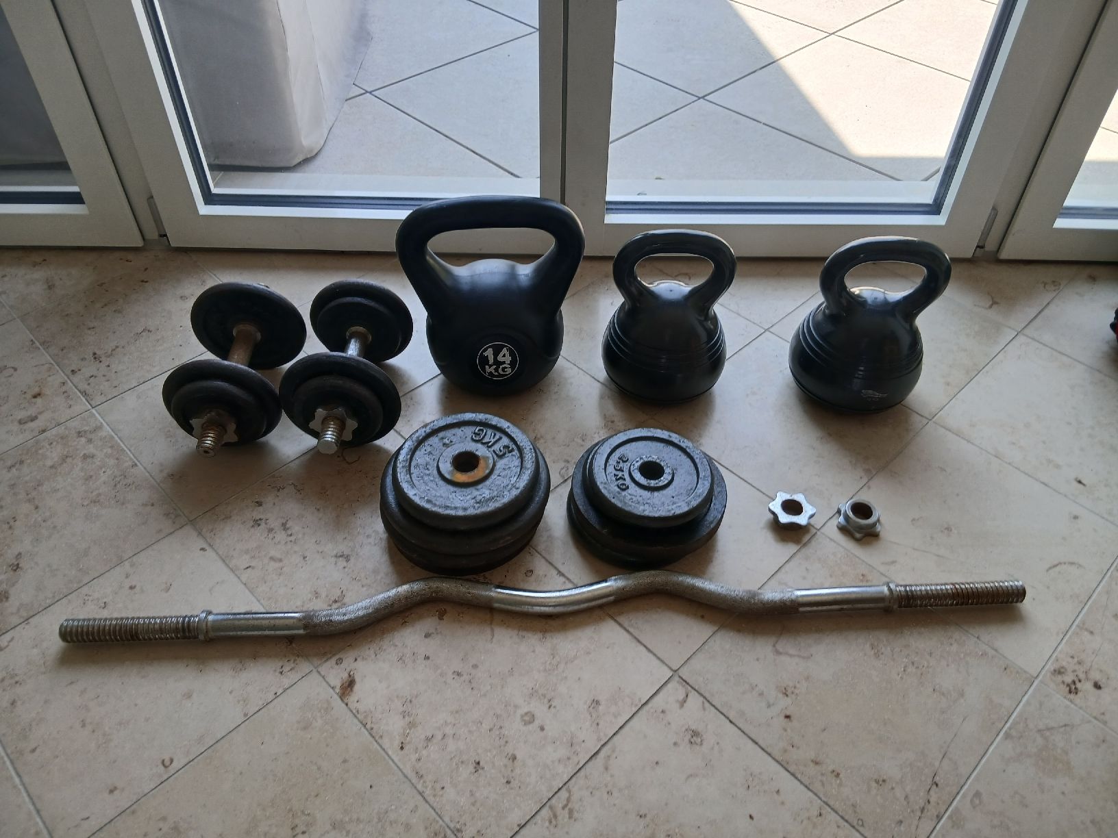 Manubri & Pesi: Dumbbell set with curl bar and weights – Usato da Zürich venduto da jak_98vp